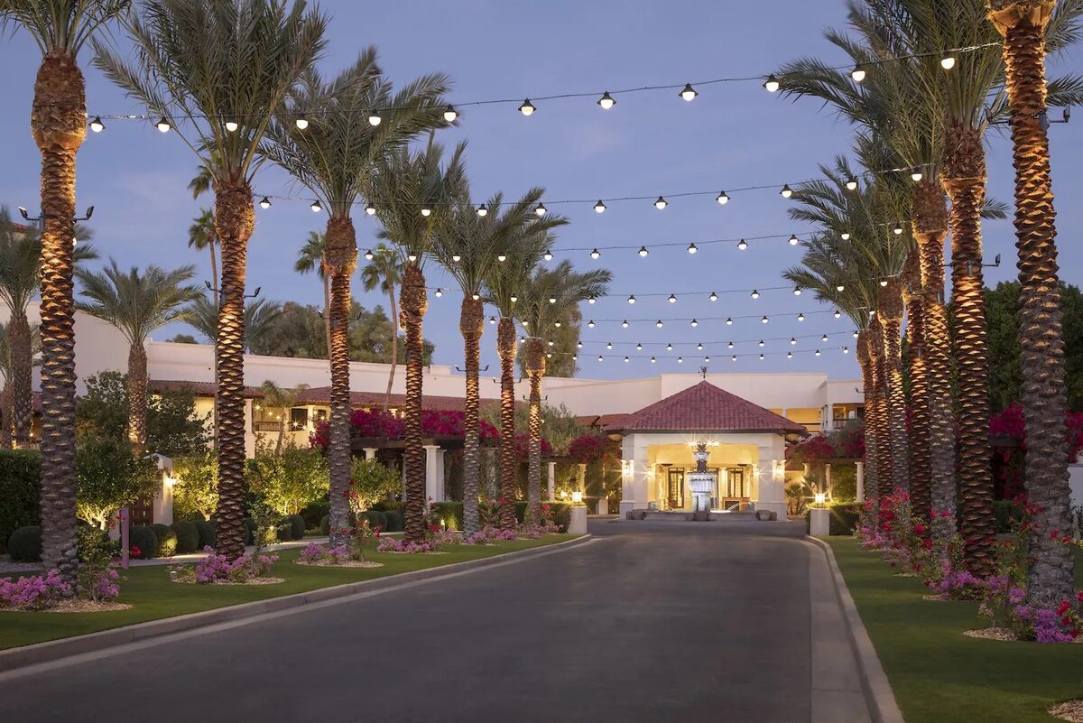 Resort exterior driveway